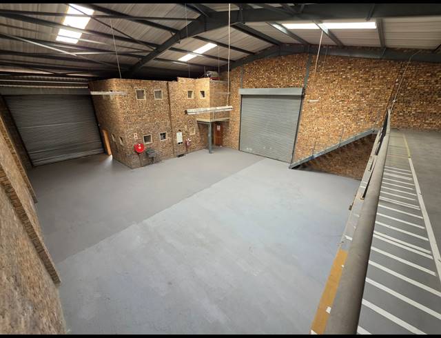 450M² FACTORY TO LET IN ANDERBOLT